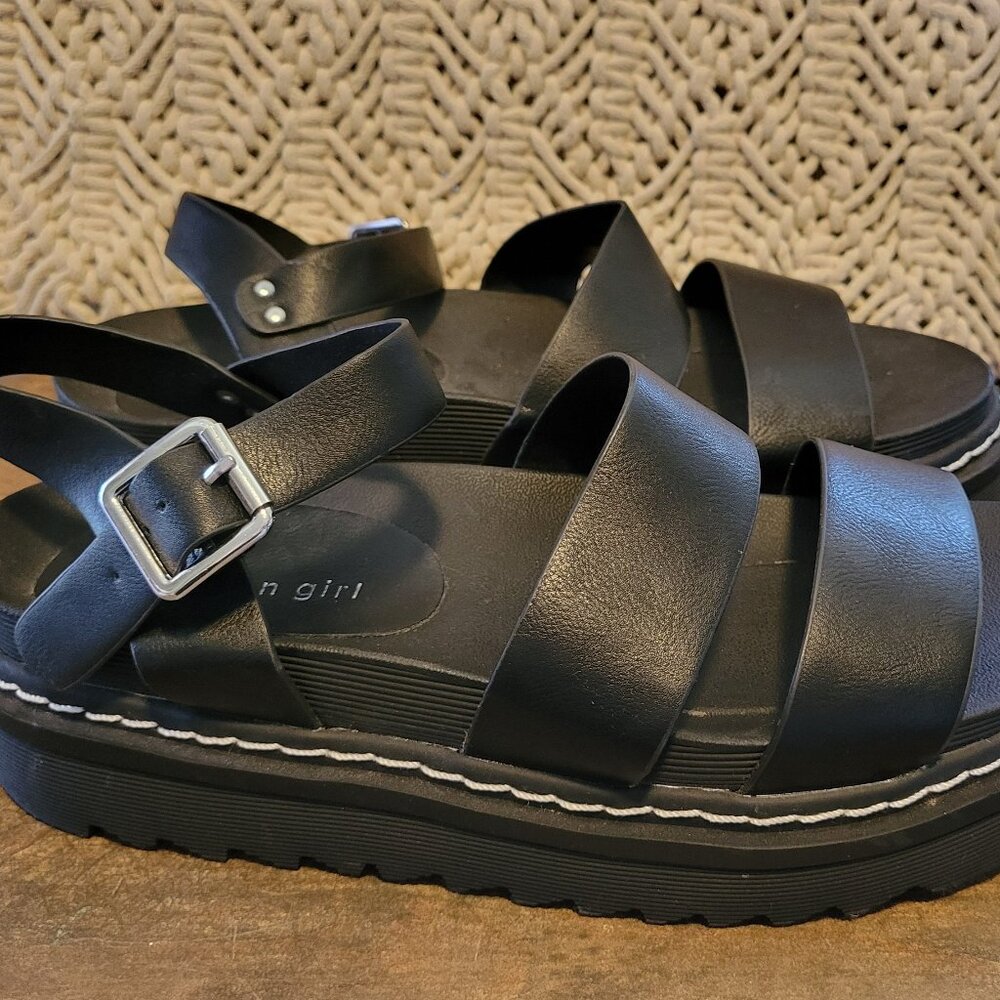 Madden Girl Dazze Strappy Platform Sandals Black Paris Shoes - Size 10